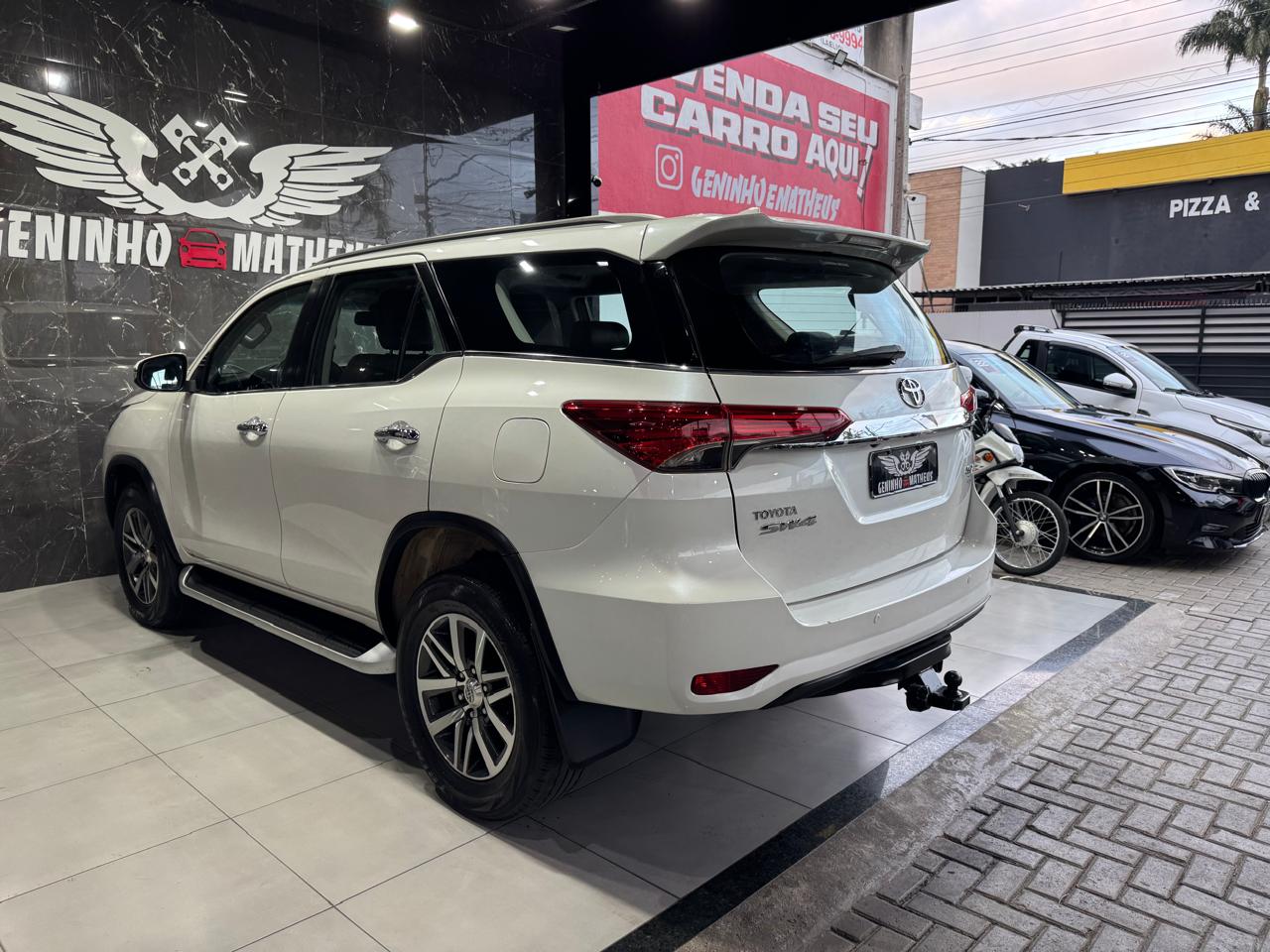 TOYOTA HILUX SW4