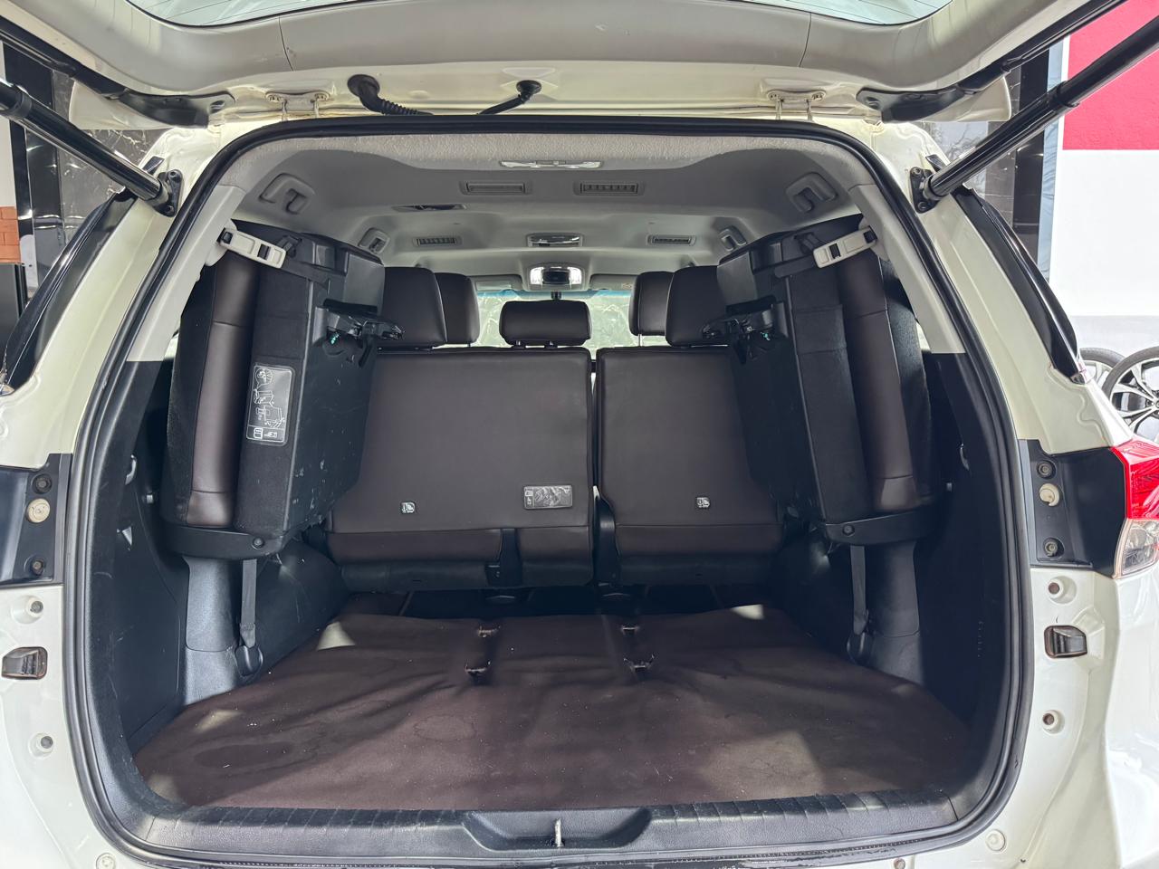 TOYOTA HILUX SW4