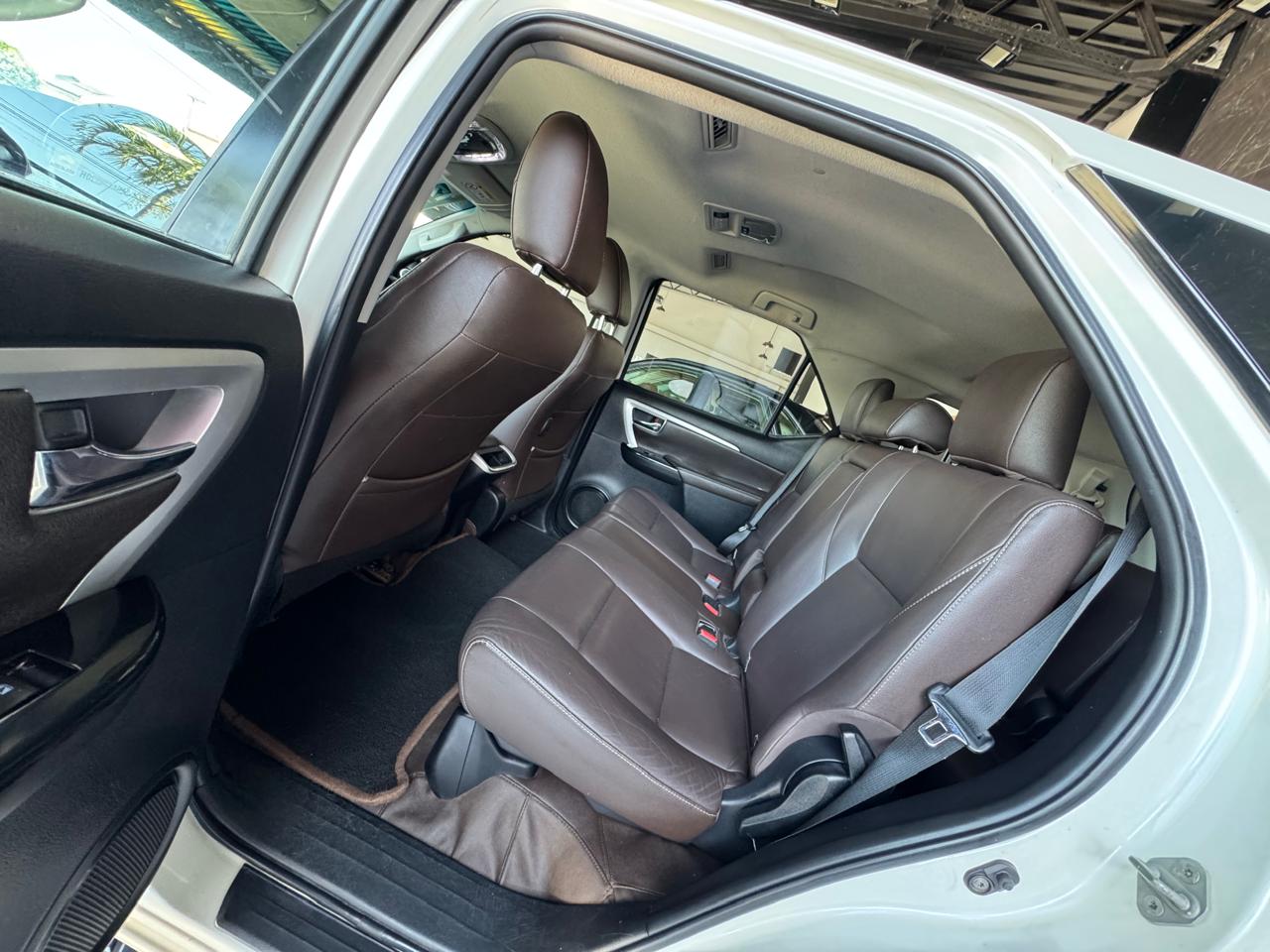 TOYOTA HILUX SW4