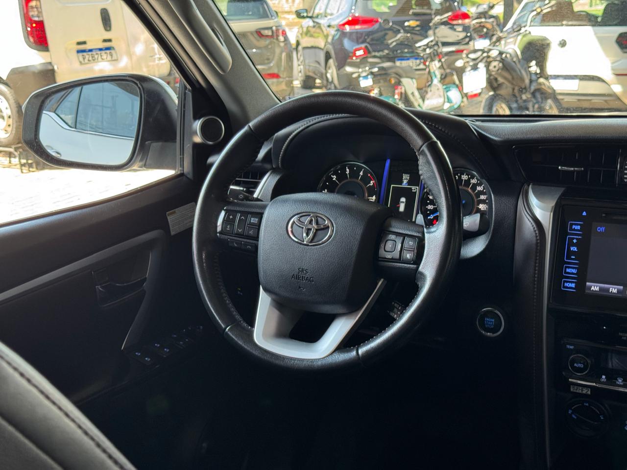 TOYOTA HILUX SW4