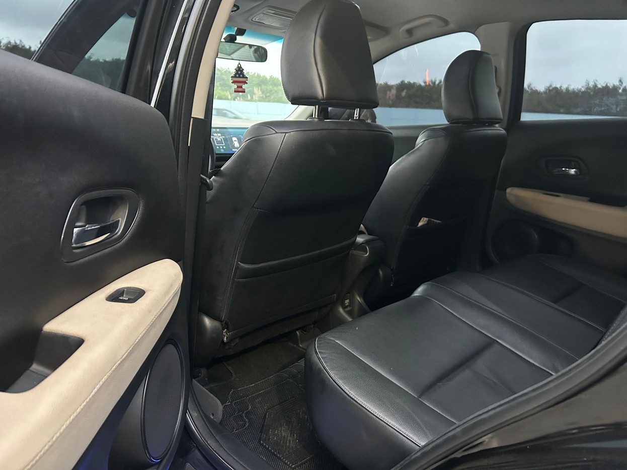 Car Image 8