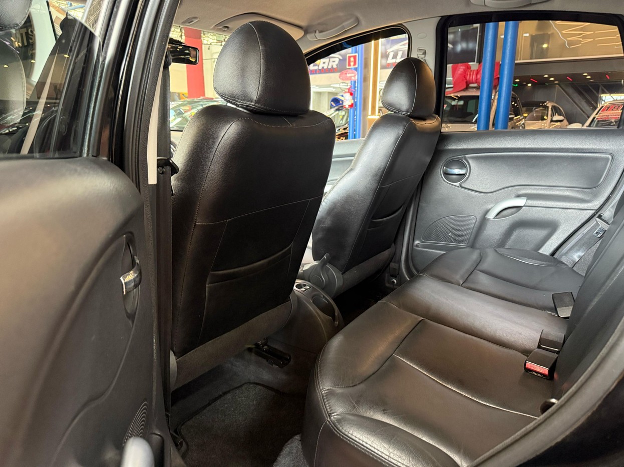 Car Image 8