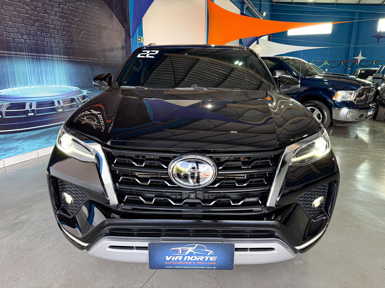 TOYOTA HILUX SW4