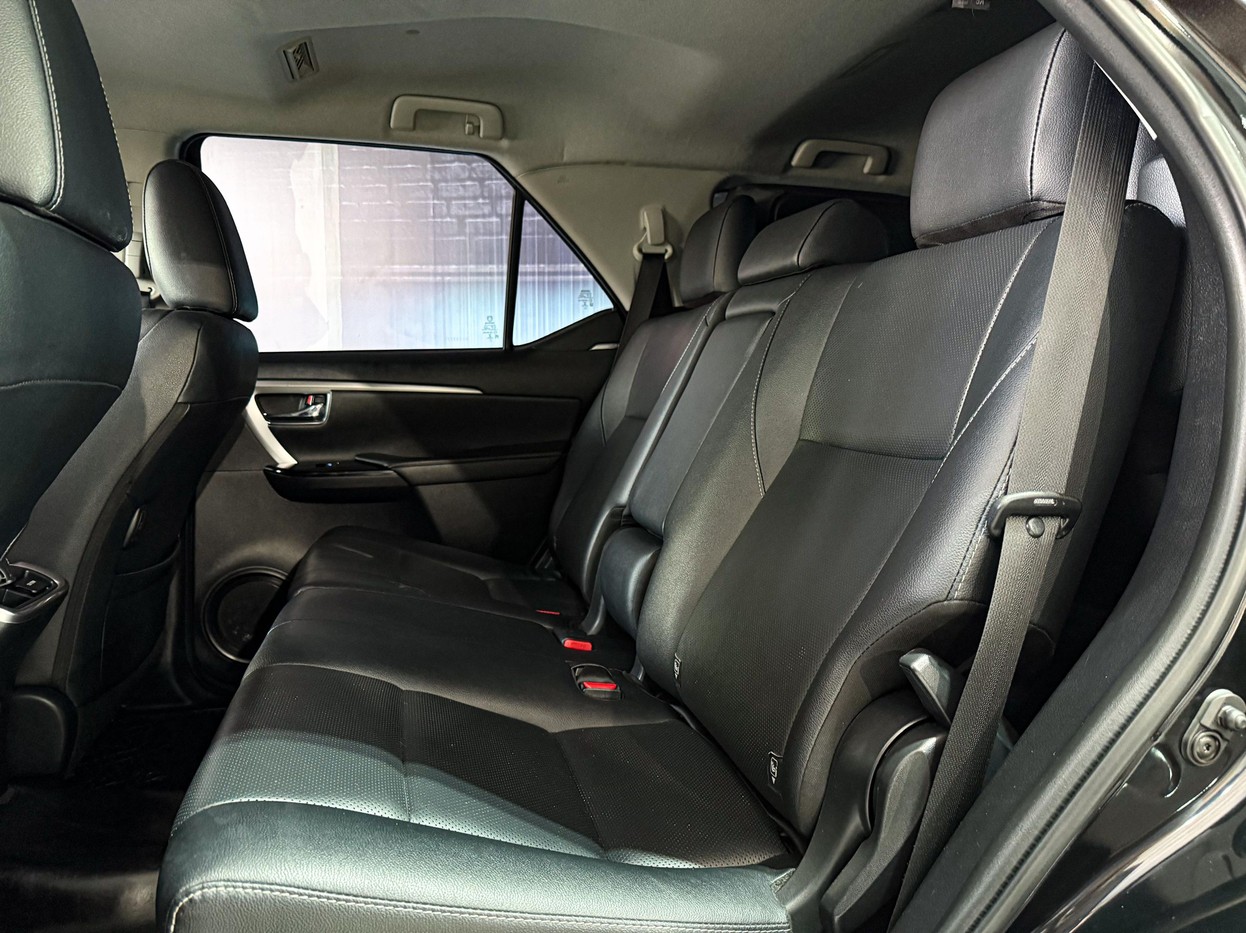 TOYOTA HILUX SW4