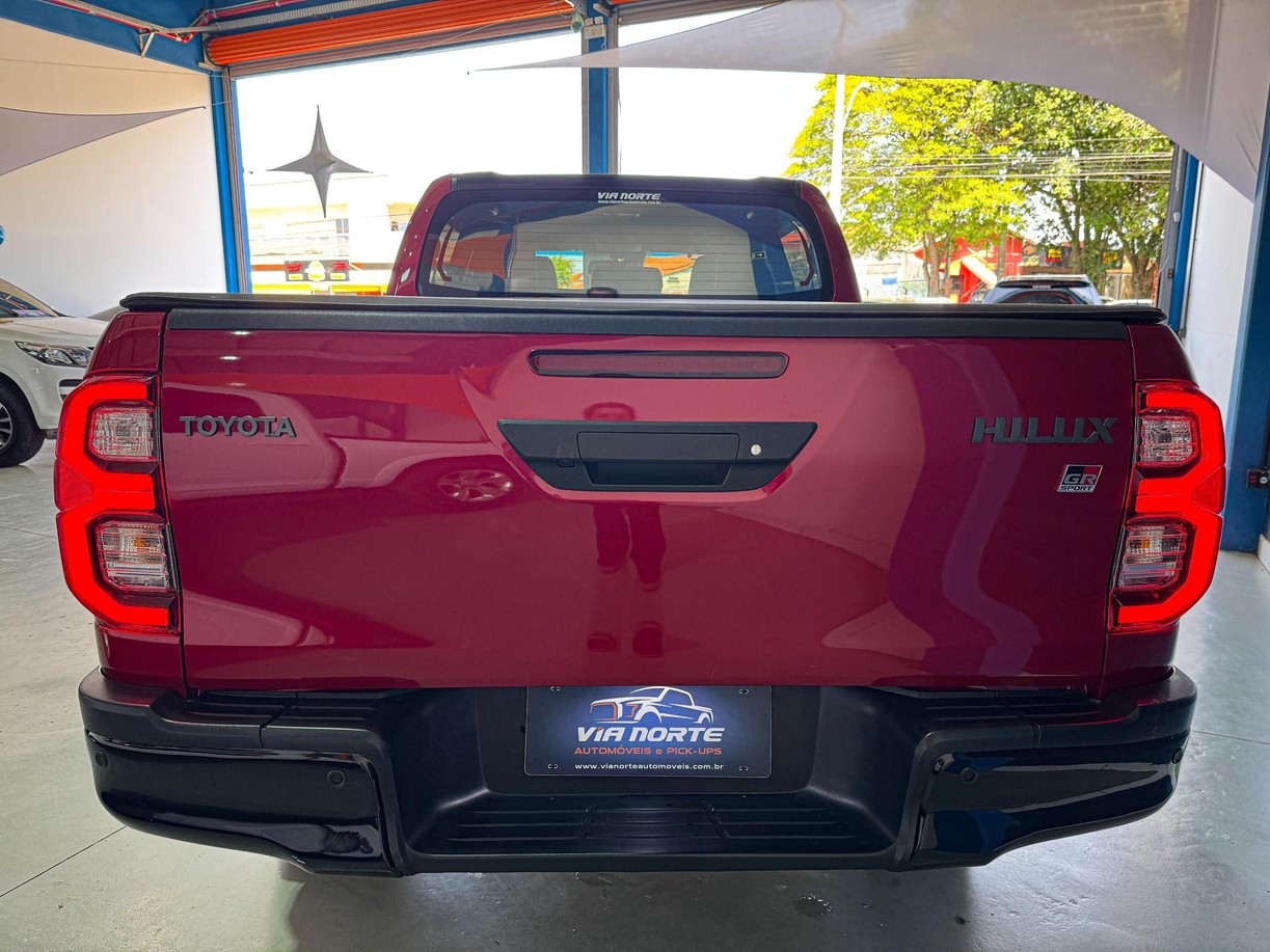 TOYOTA HILUX