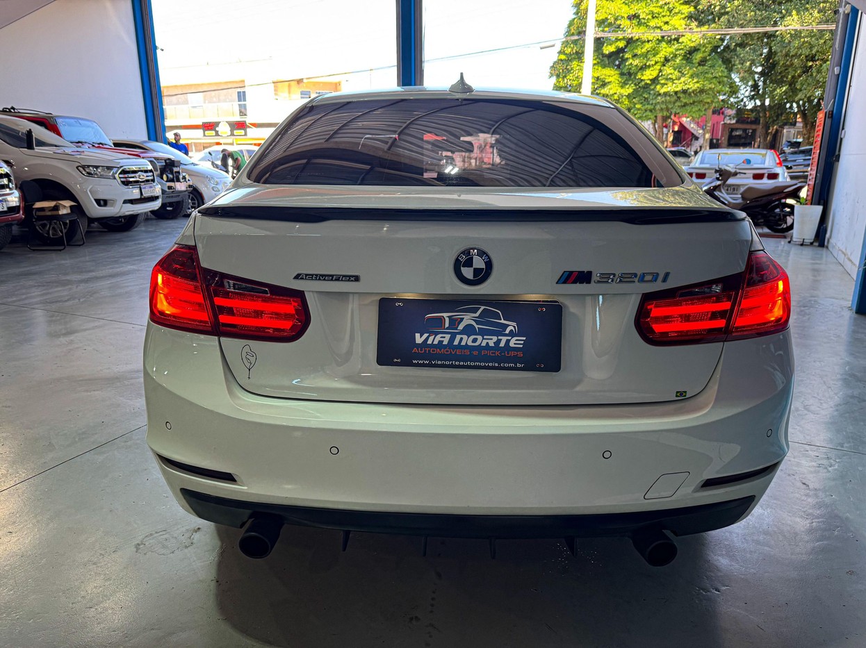 BMW 320i
