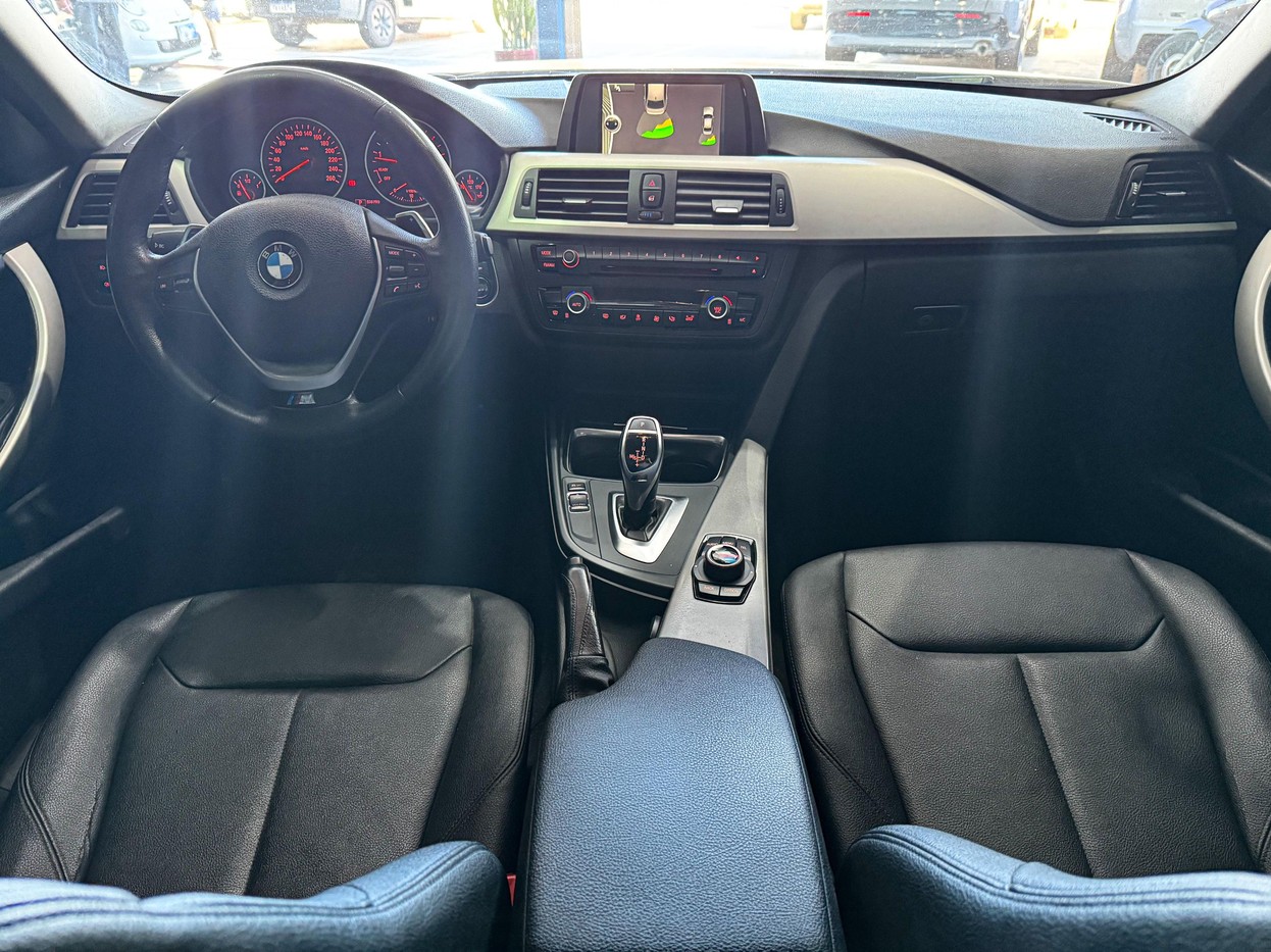 BMW 320i