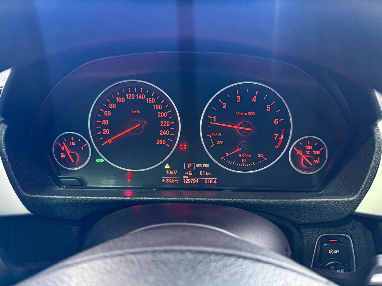 BMW 320i
