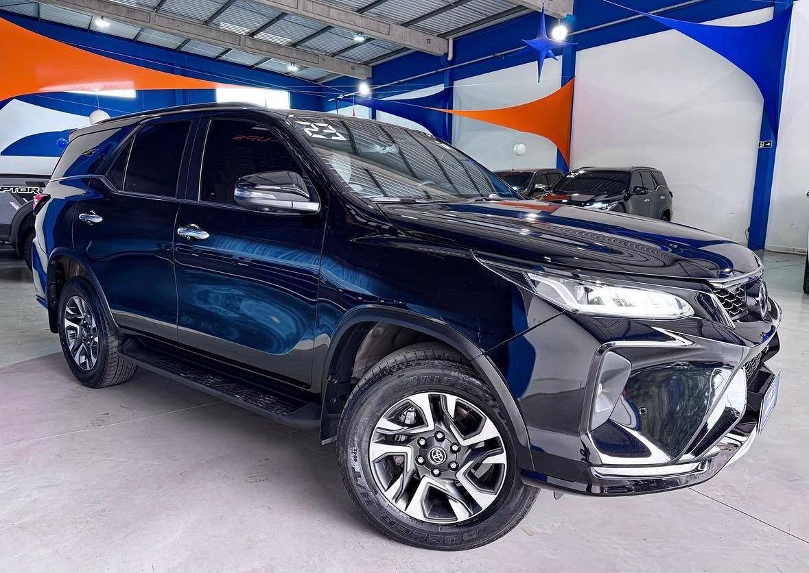 TOYOTA HILUX SW4
