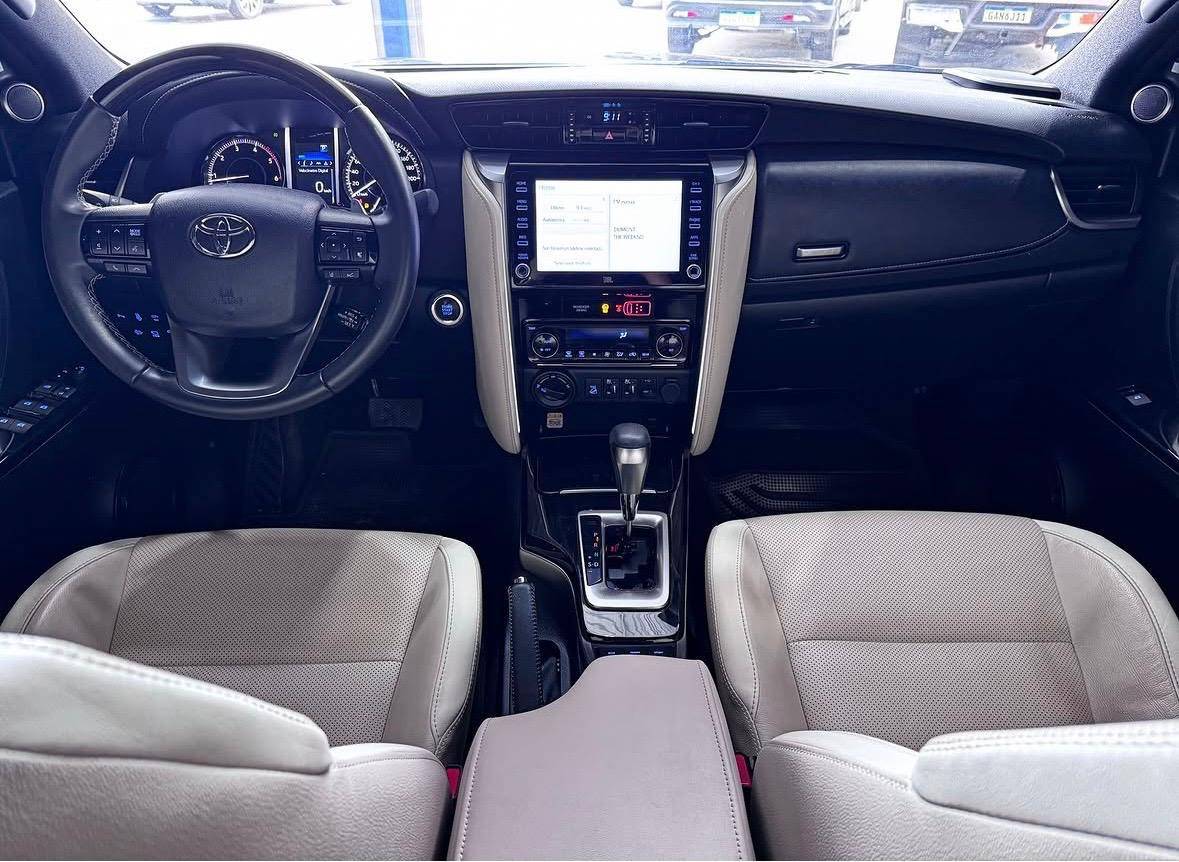 TOYOTA HILUX SW4