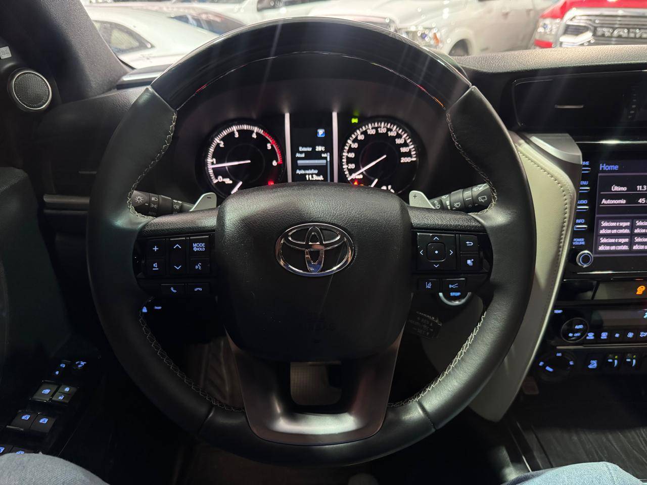 TOYOTA HILUX SW4