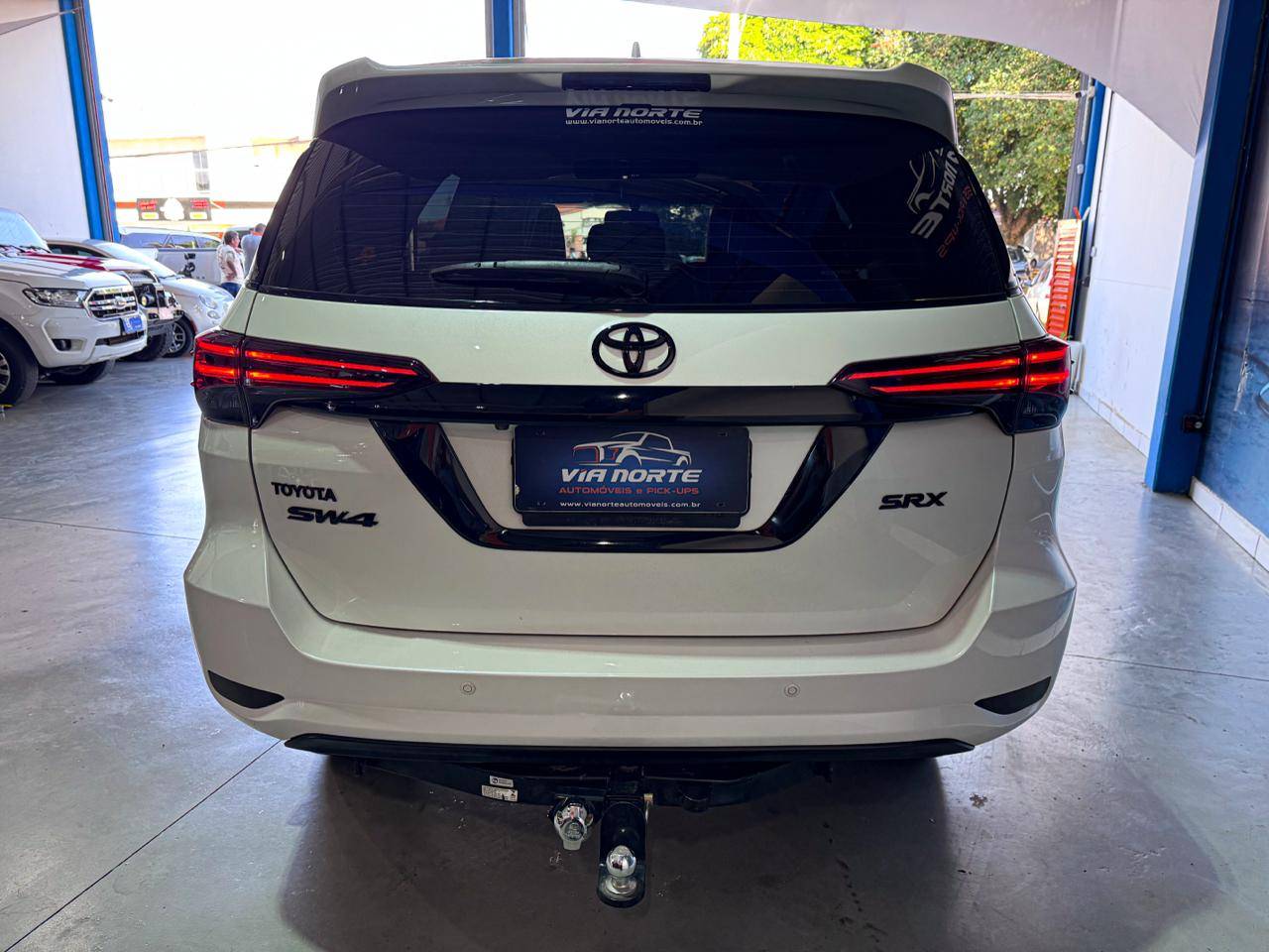 TOYOTA HILUX SW4