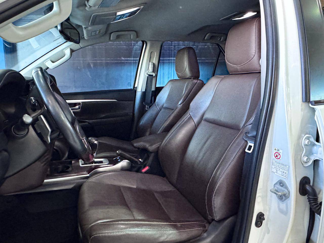 TOYOTA HILUX SW4