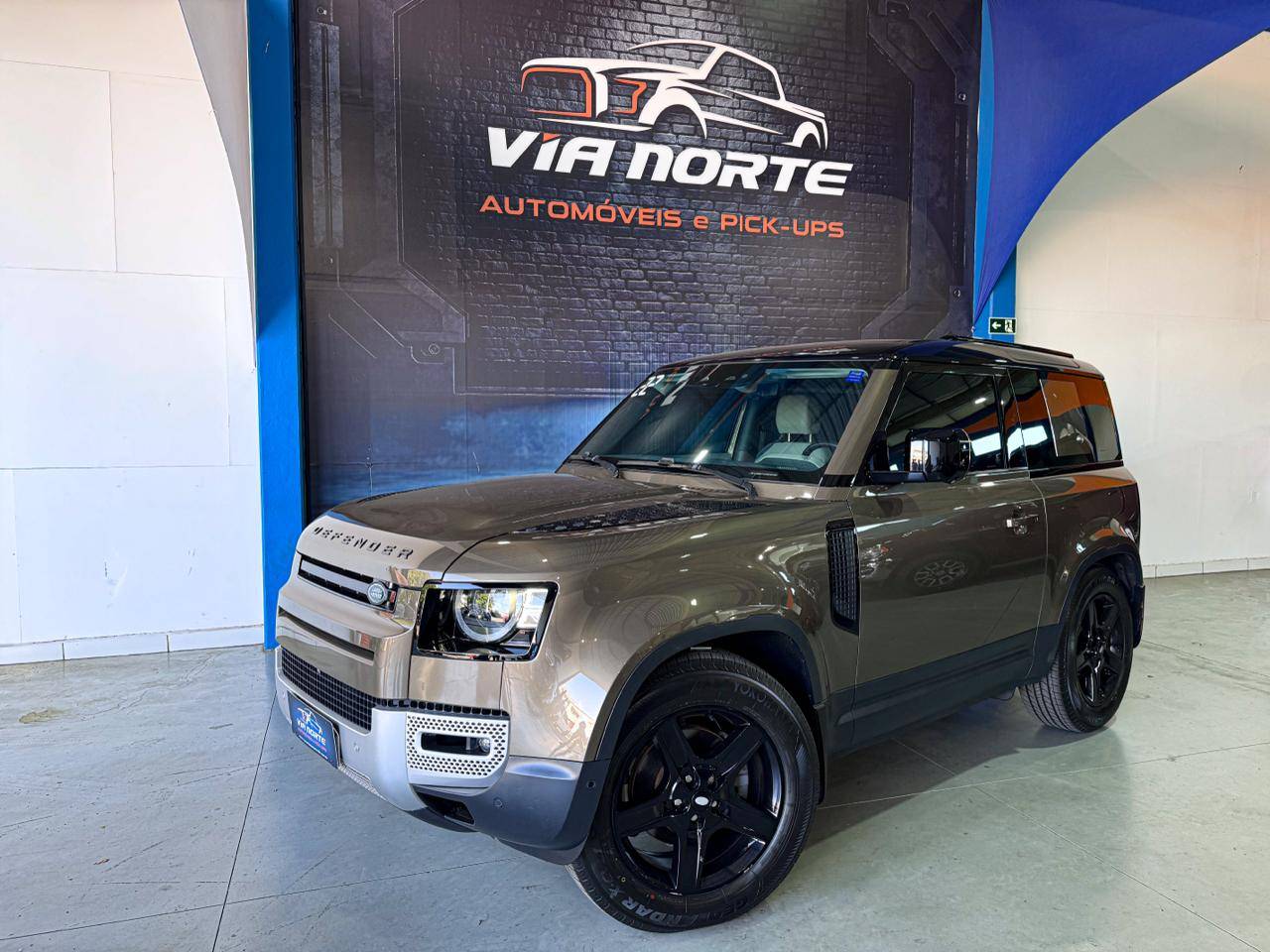 LAND ROVER DEFENDER