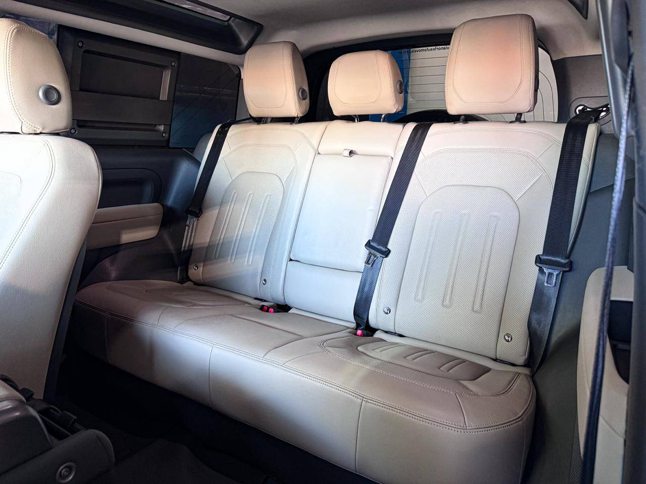 LAND ROVER DEFENDER