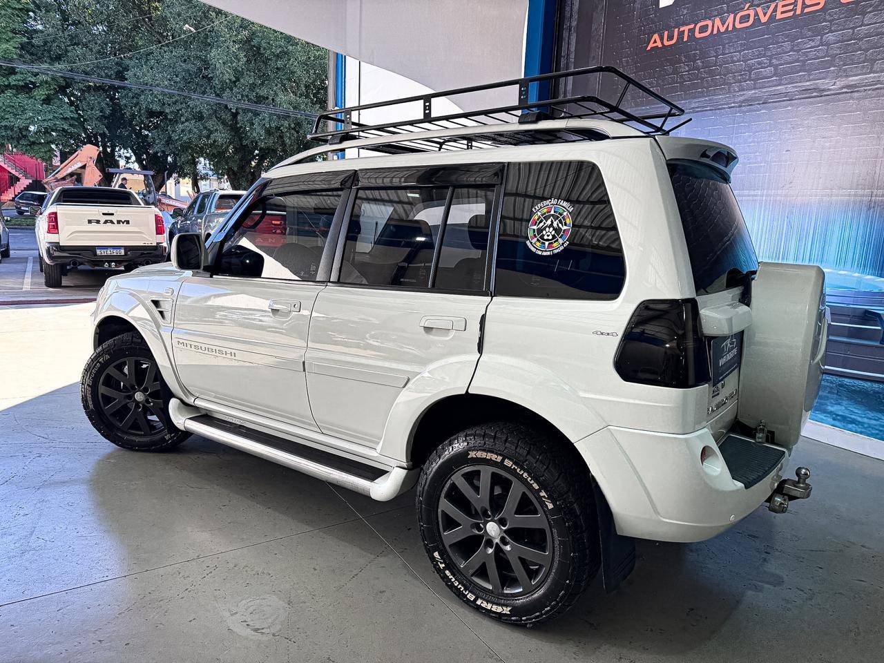 MITSUBISHI PAJERO TR4