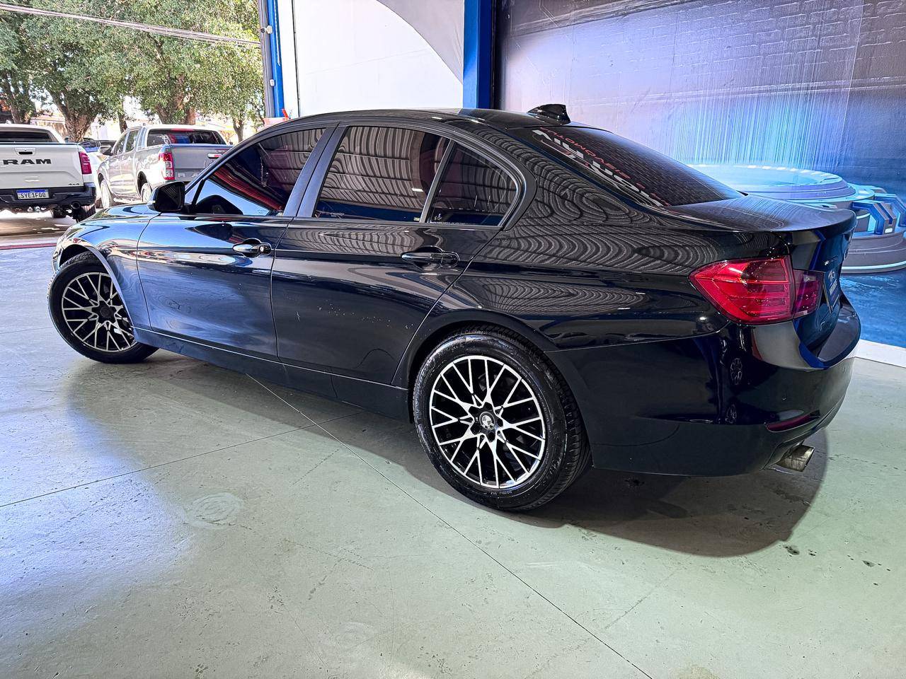 BMW 320i