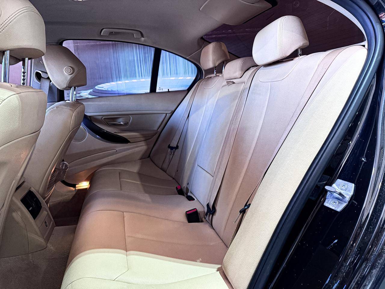 BMW 320i