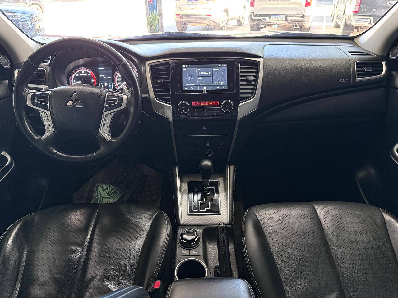 MITSUBISHI L200 TRITON