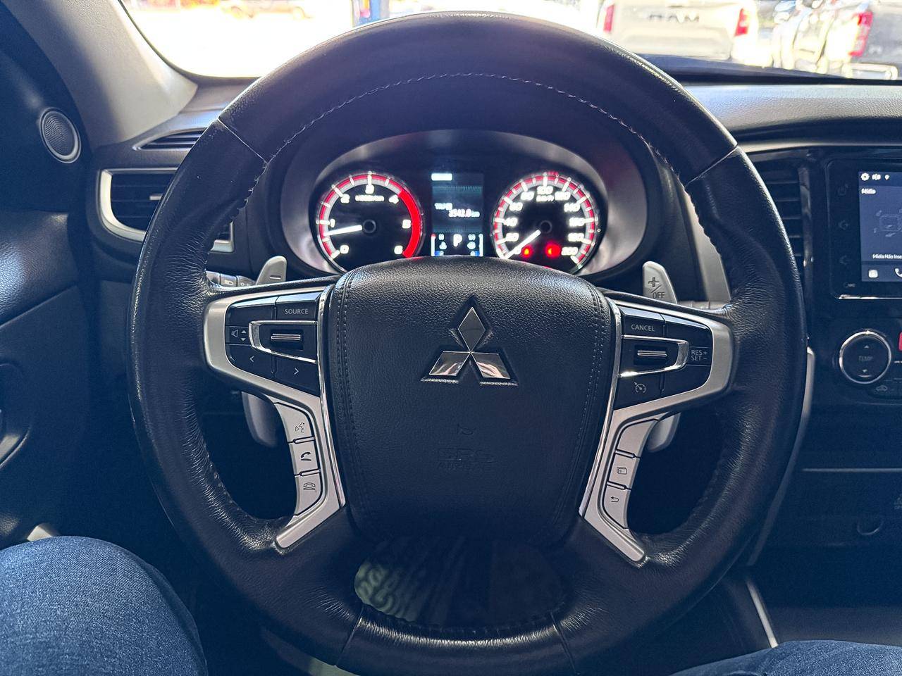 MITSUBISHI L200 TRITON