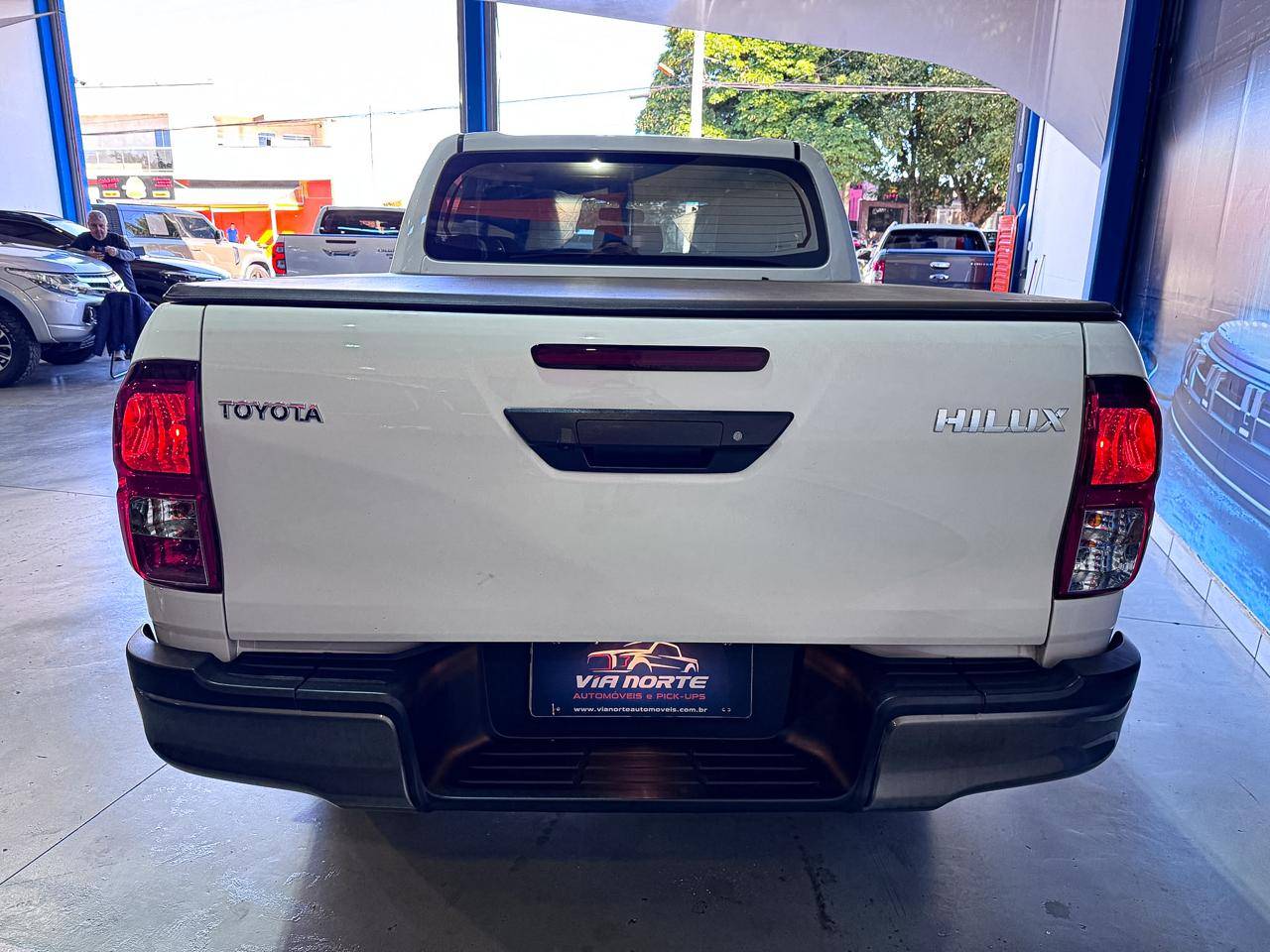 TOYOTA HILUX