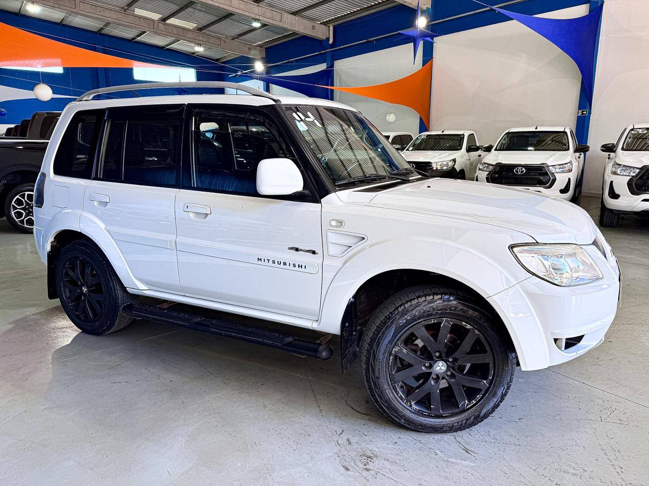 MITSUBISHI PAJERO TR4