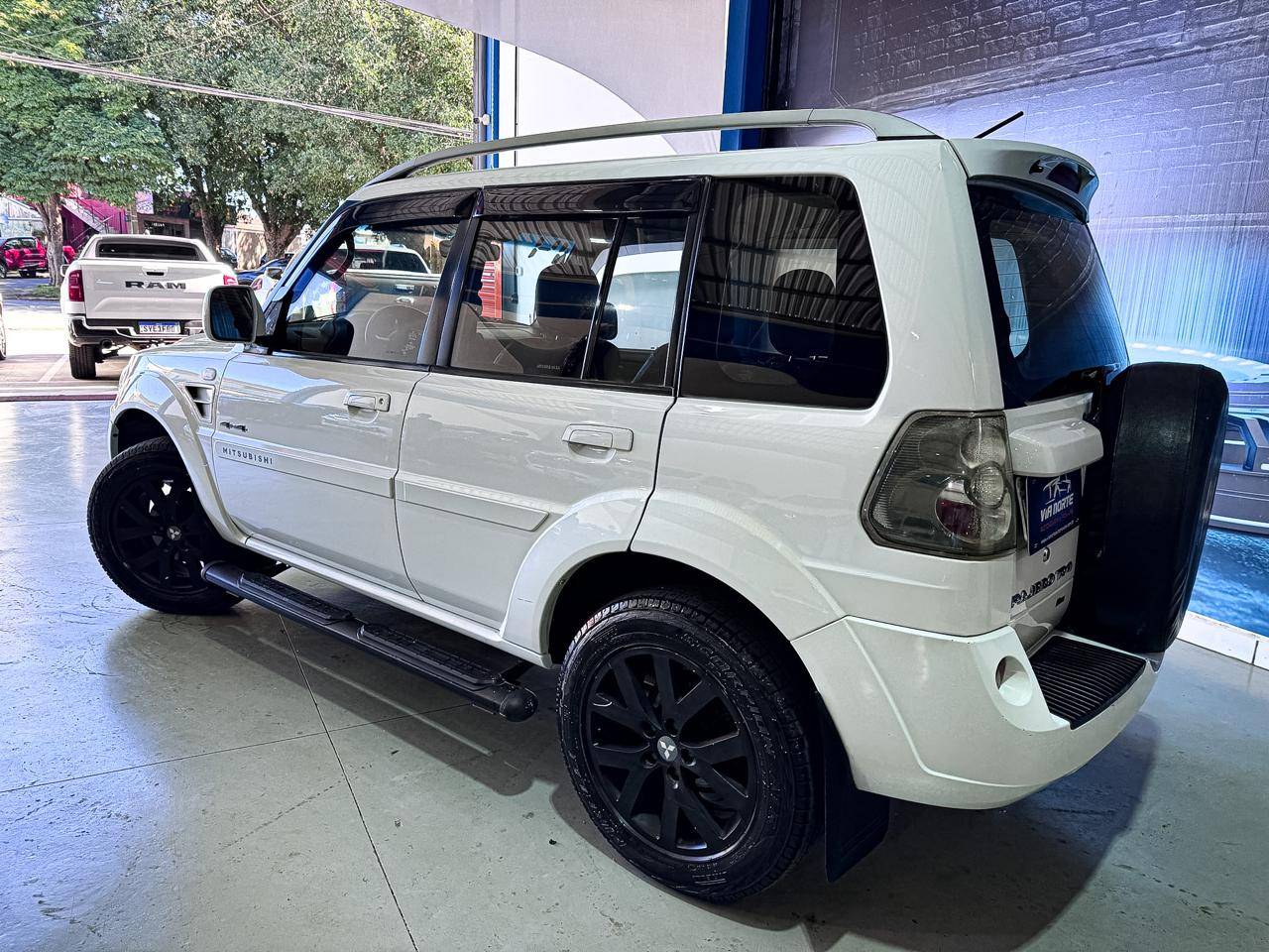MITSUBISHI PAJERO TR4