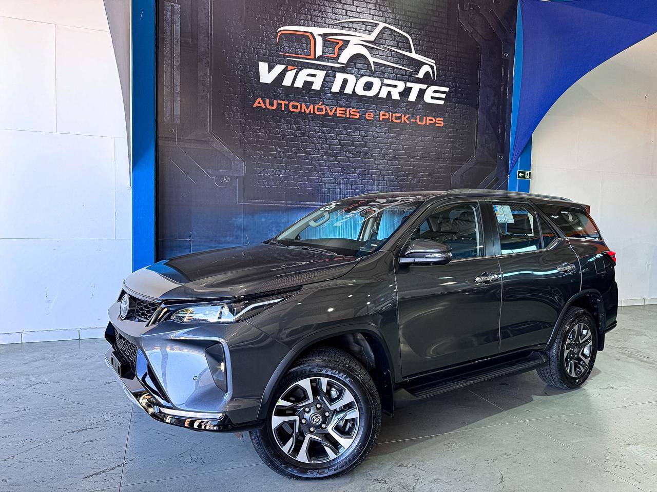 TOYOTA HILUX SW4
