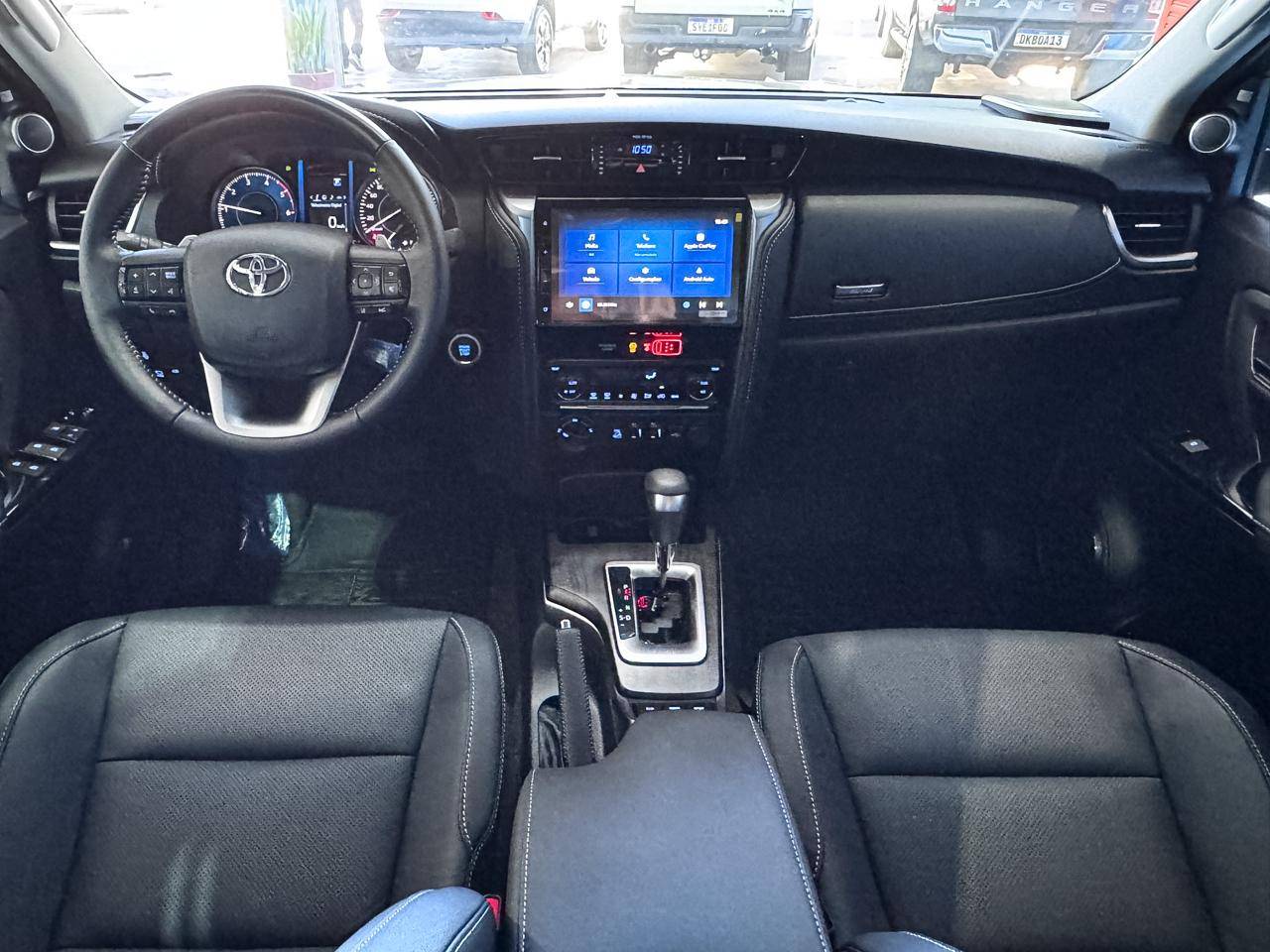 TOYOTA HILUX SW4