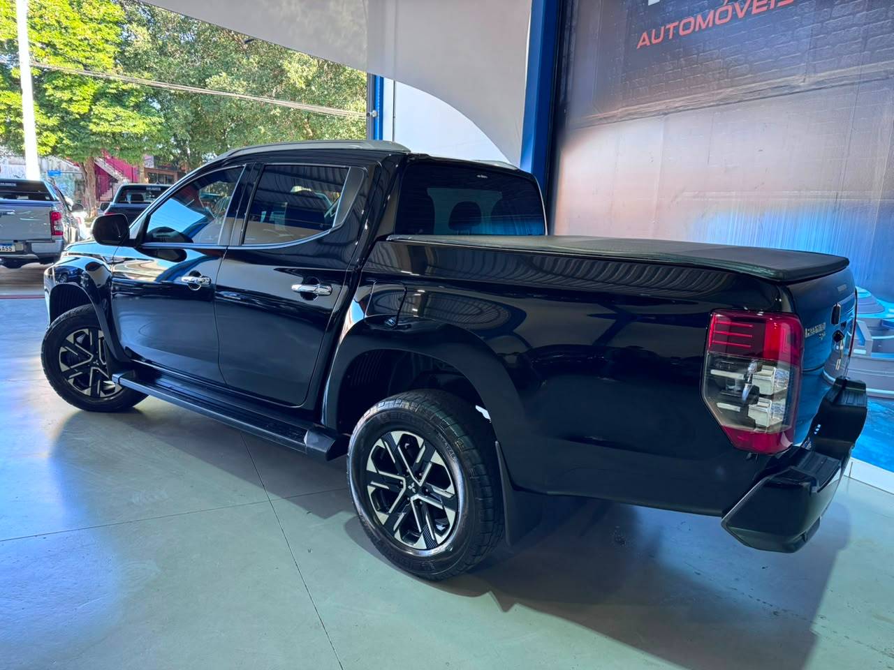 MITSUBISHI L200 TRITON
