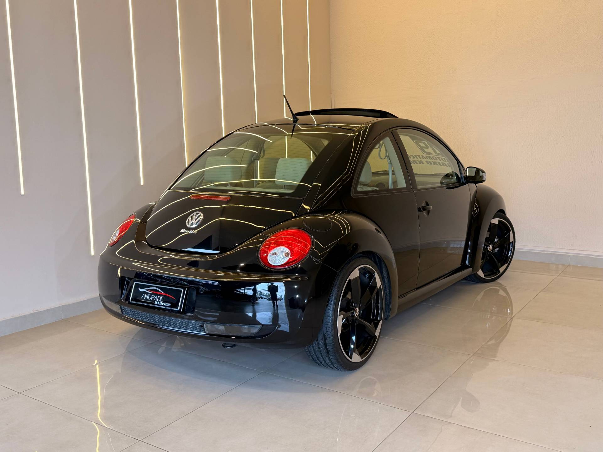 VOLKSWAGEN NEW BEETLE