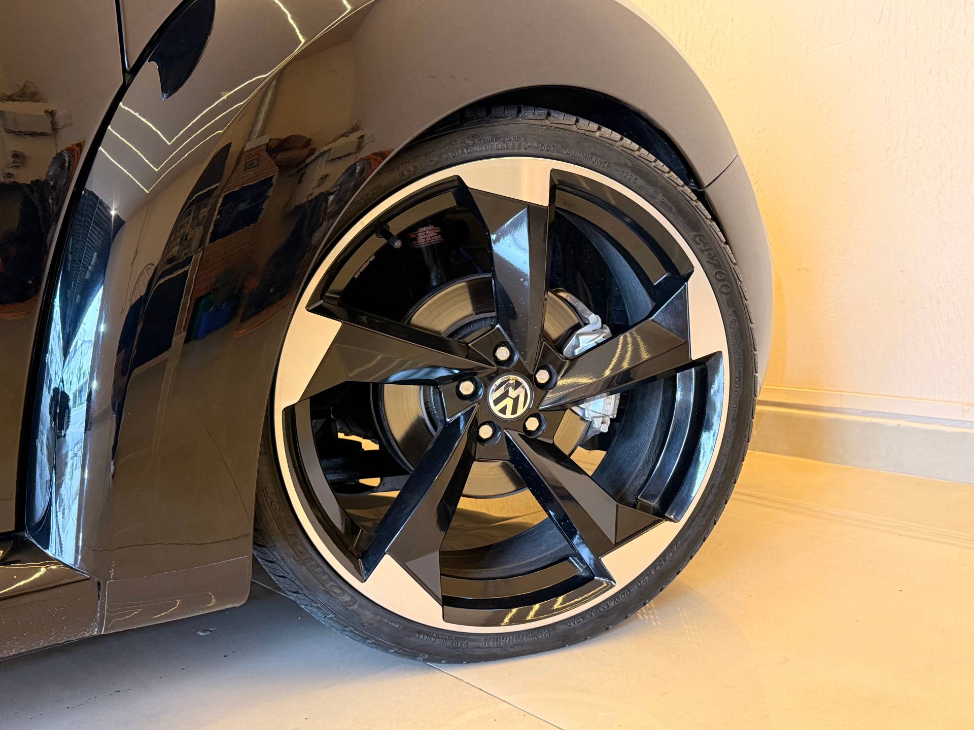 VOLKSWAGEN NEW BEETLE