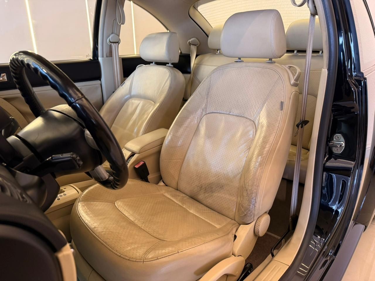 VOLKSWAGEN NEW BEETLE