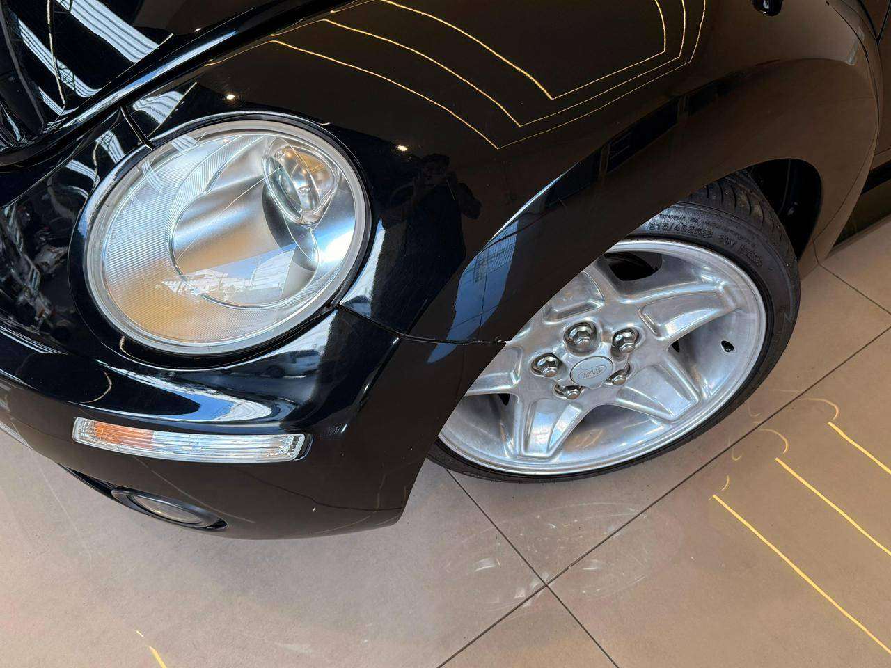 VOLKSWAGEN NEW BEETLE