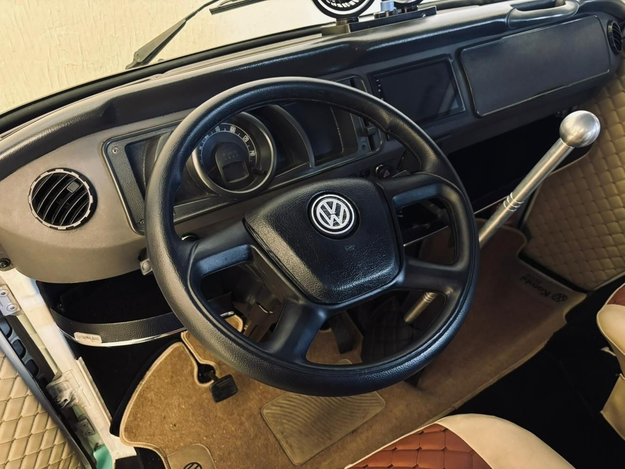 VOLKSWAGEN KOMBI