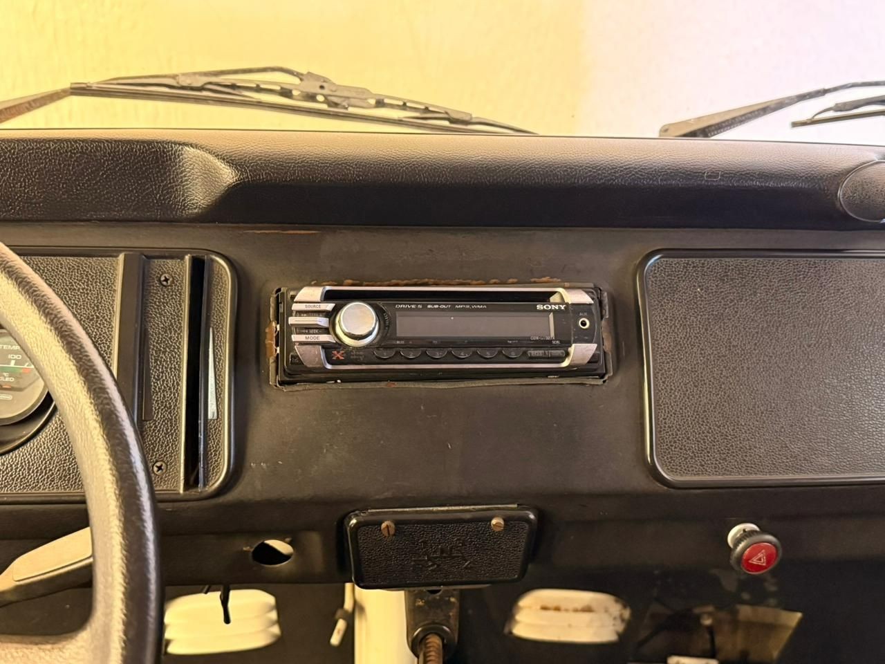 VOLKSWAGEN KOMBI