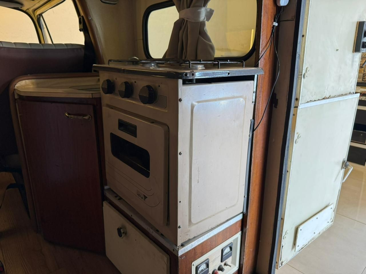 VOLKSWAGEN KOMBI