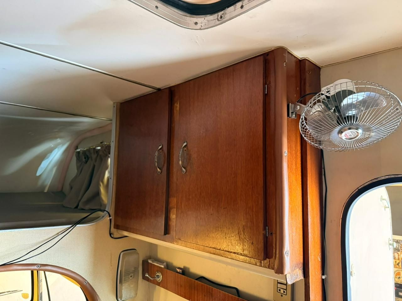 VOLKSWAGEN KOMBI