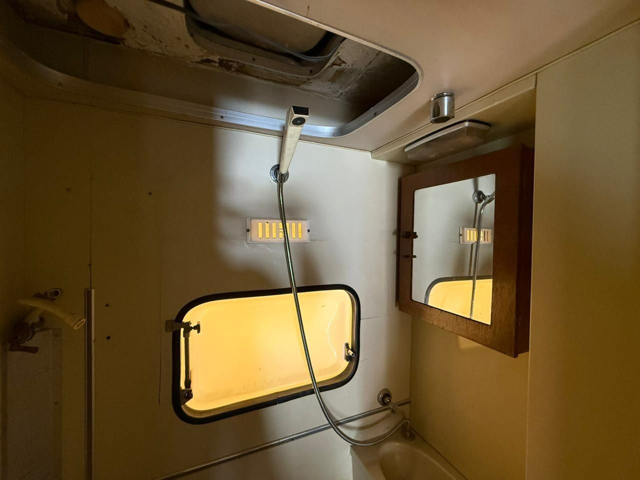 VOLKSWAGEN KOMBI
