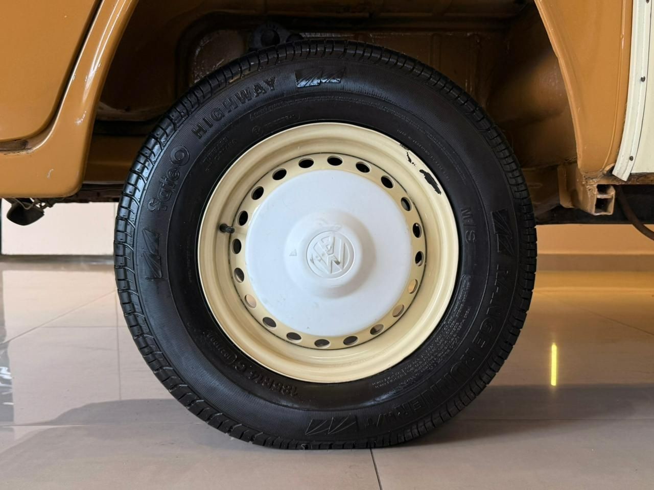 VOLKSWAGEN KOMBI