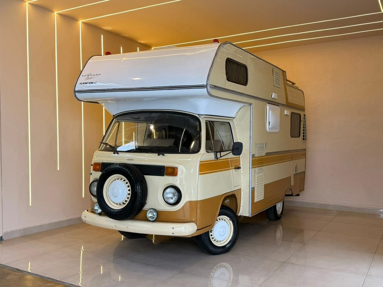 VOLKSWAGEN KOMBI
