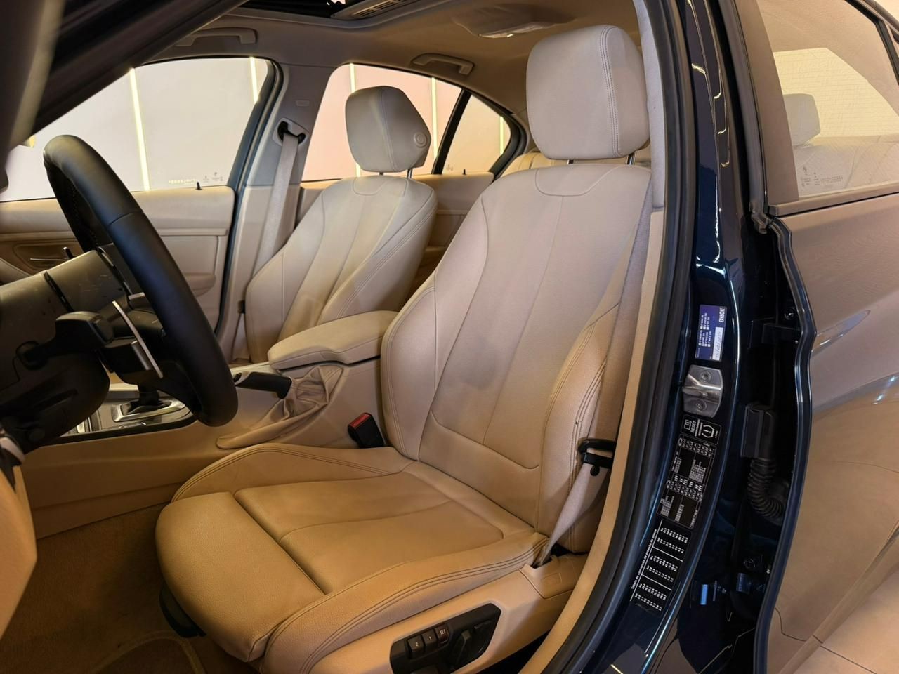 BMW 320i