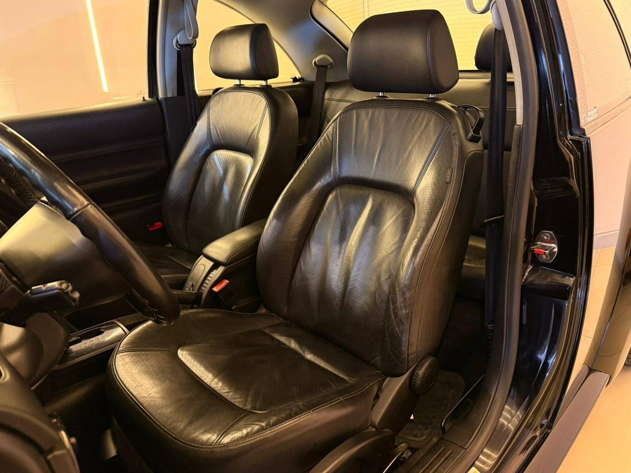 VOLKSWAGEN NEW BEETLE