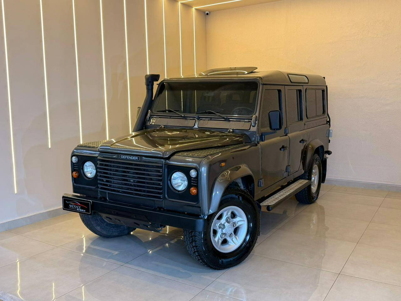 LAND ROVER DEFENDER