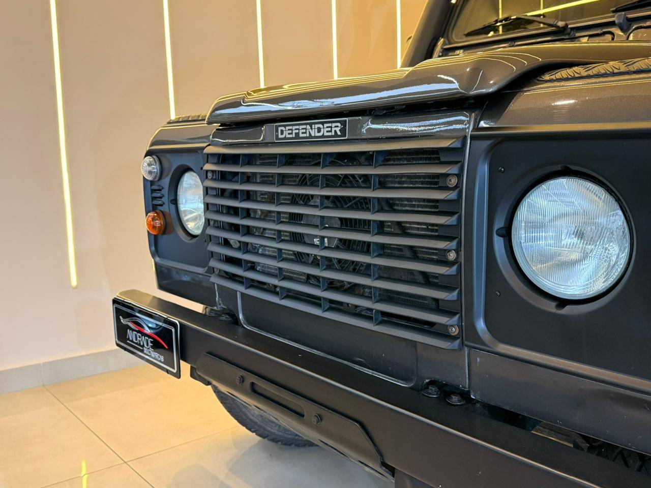 LAND ROVER DEFENDER