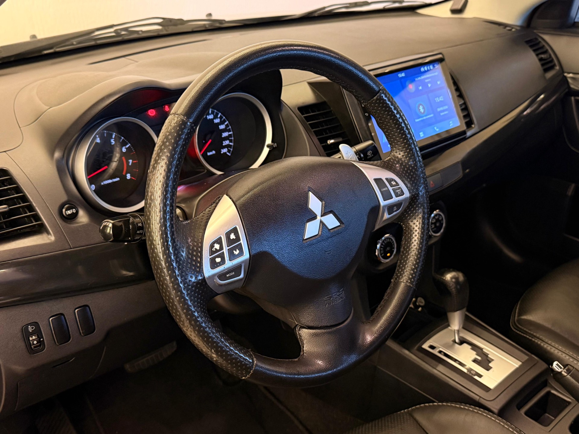 MITSUBISHI LANCER