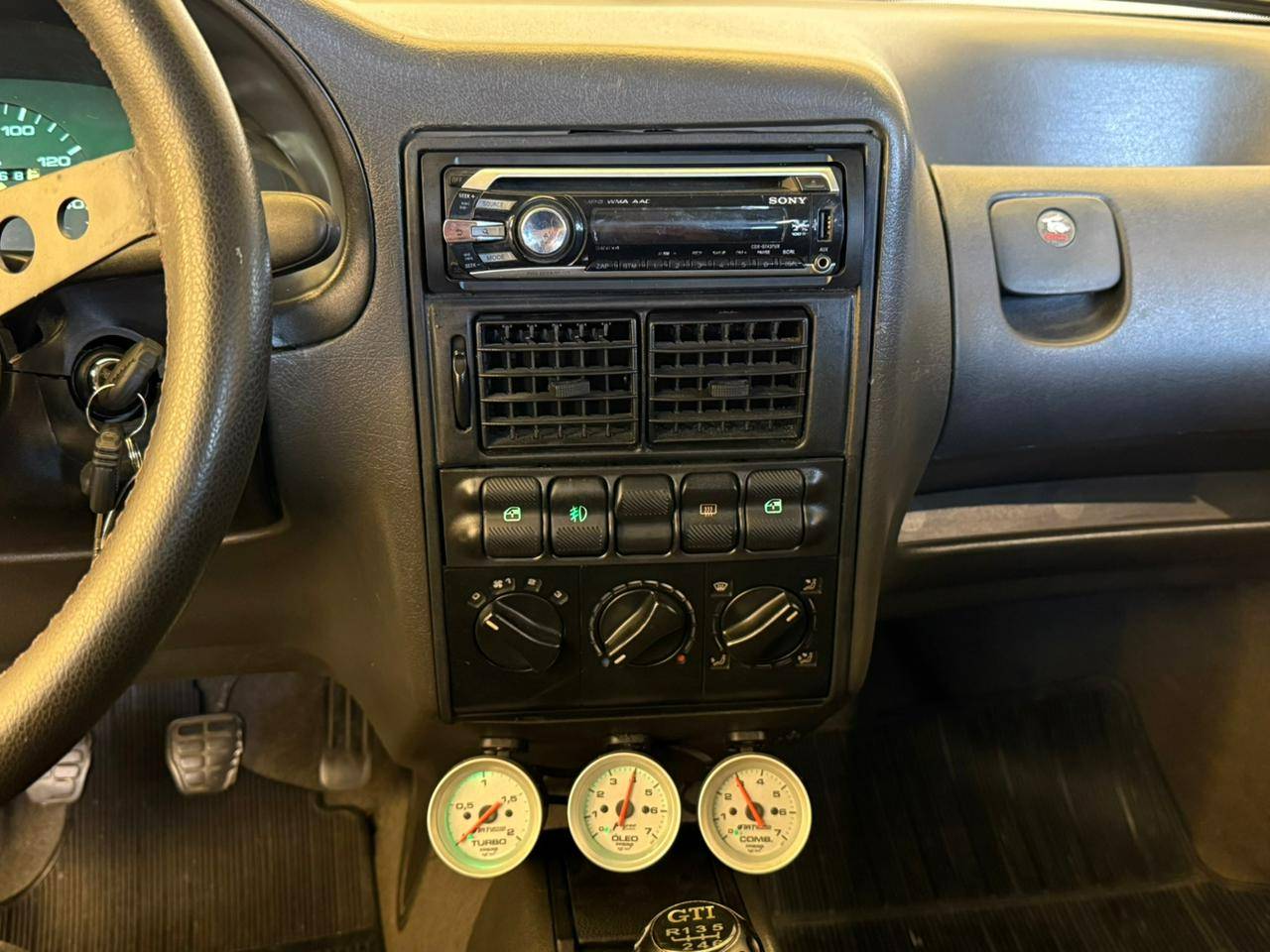 VOLKSWAGEN GOL