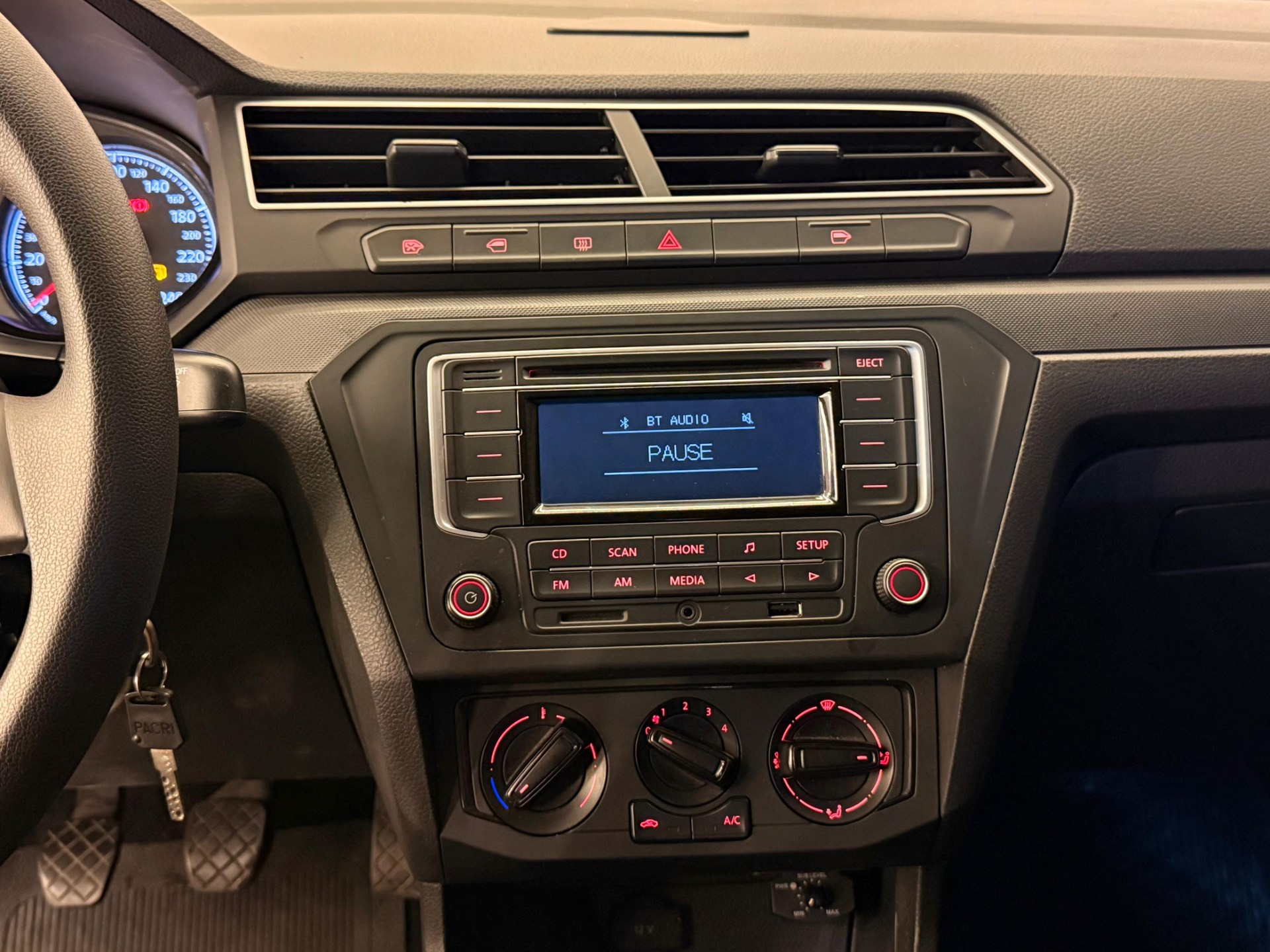 VOLKSWAGEN VOYAGE