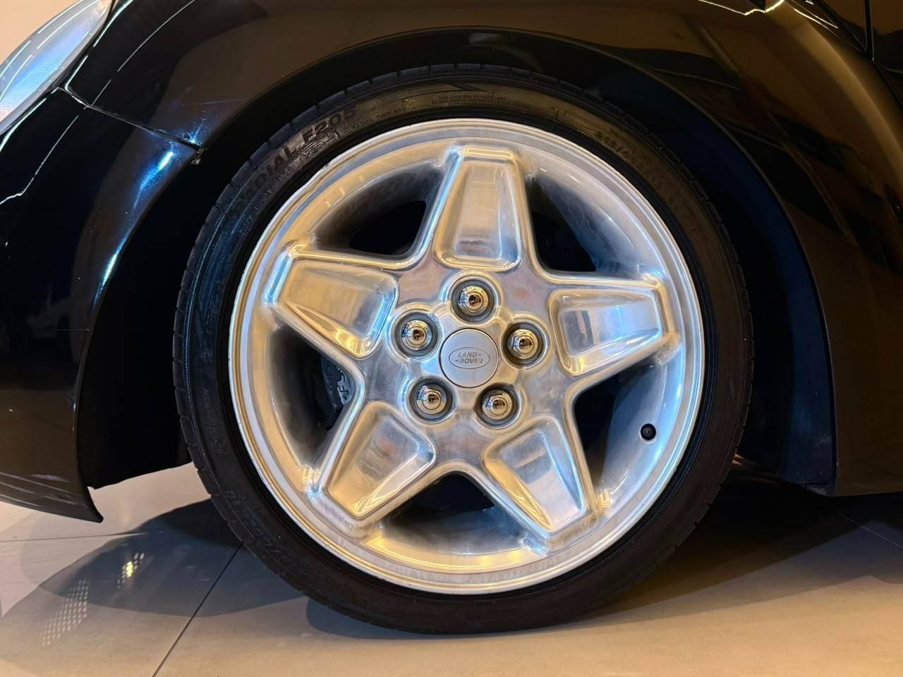 VOLKSWAGEN NEW BEETLE