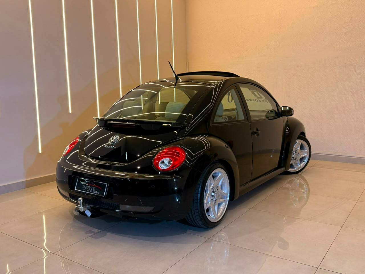 VOLKSWAGEN NEW BEETLE